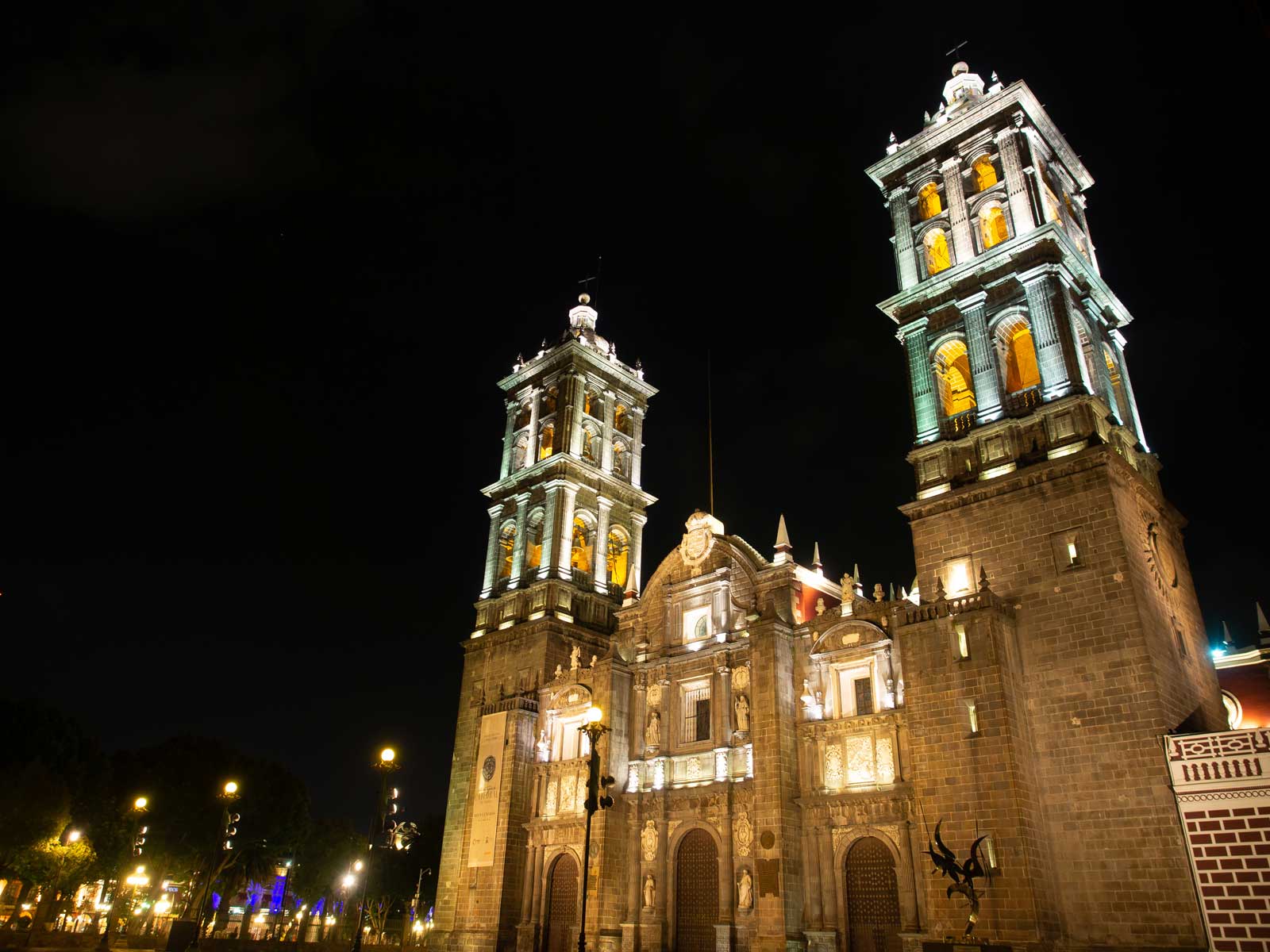 Kathedrale von Puebla bei Nacht